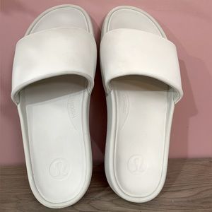[Lululemon] 🍋 Restfeel Slide in color Bone, Women's Size 7